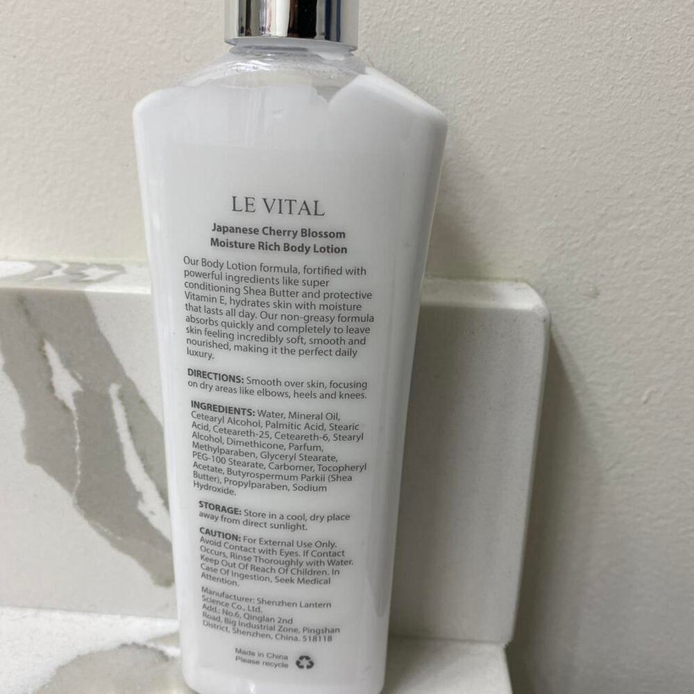 Japanese cherry blossom lotion - Picture 2 of 2